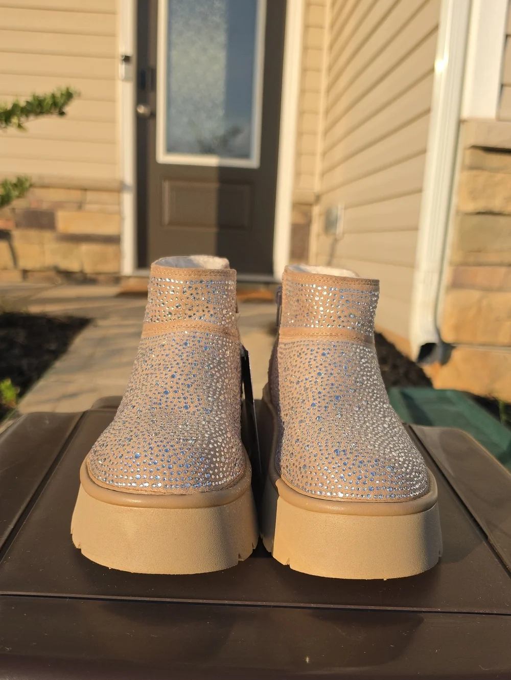 Wild Fable Womens Size 6 Platform Boots Sparkly Rhinestone Tan Cozy